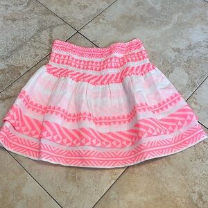 Size medium mini skirt white and hot pink detail